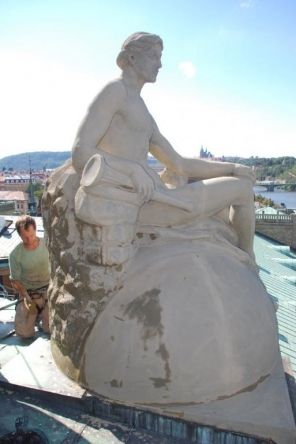oprava soch - na střeše Ministerstva dopravy 